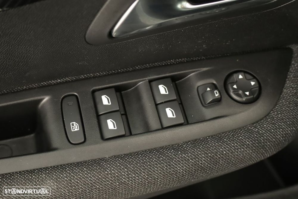 Peugeot e-208 50 kWh Style - 21