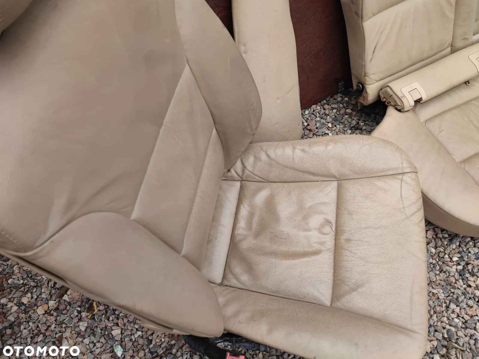 BMW E61. ORYGINALNE KOMPLETNE WNĘTRZE W KOLORZE BEŻOWYM ( FOTELE PRZEDNIE + KANAPA TYŁ + BOCZKI ) EUROPA O NR: 7 076 167 / 7 076 168 / 7 078 729 / 7 078 730 / 7 112 931 / 7 136 060 OEM. W DOBRYM STANIE. - 8