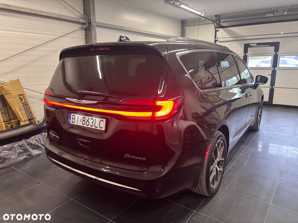 Chrysler Pacifica - 2