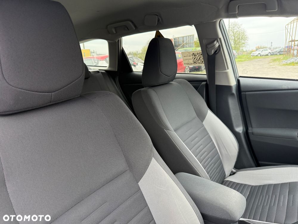 Toyota Auris - 12