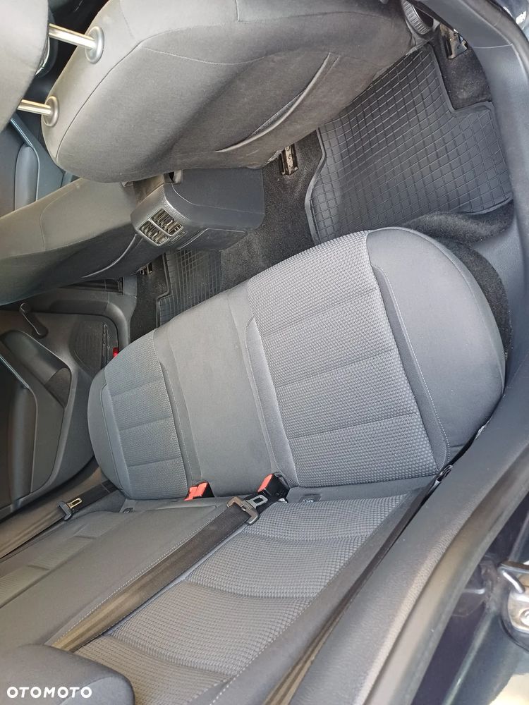Volkswagen Golf - 10