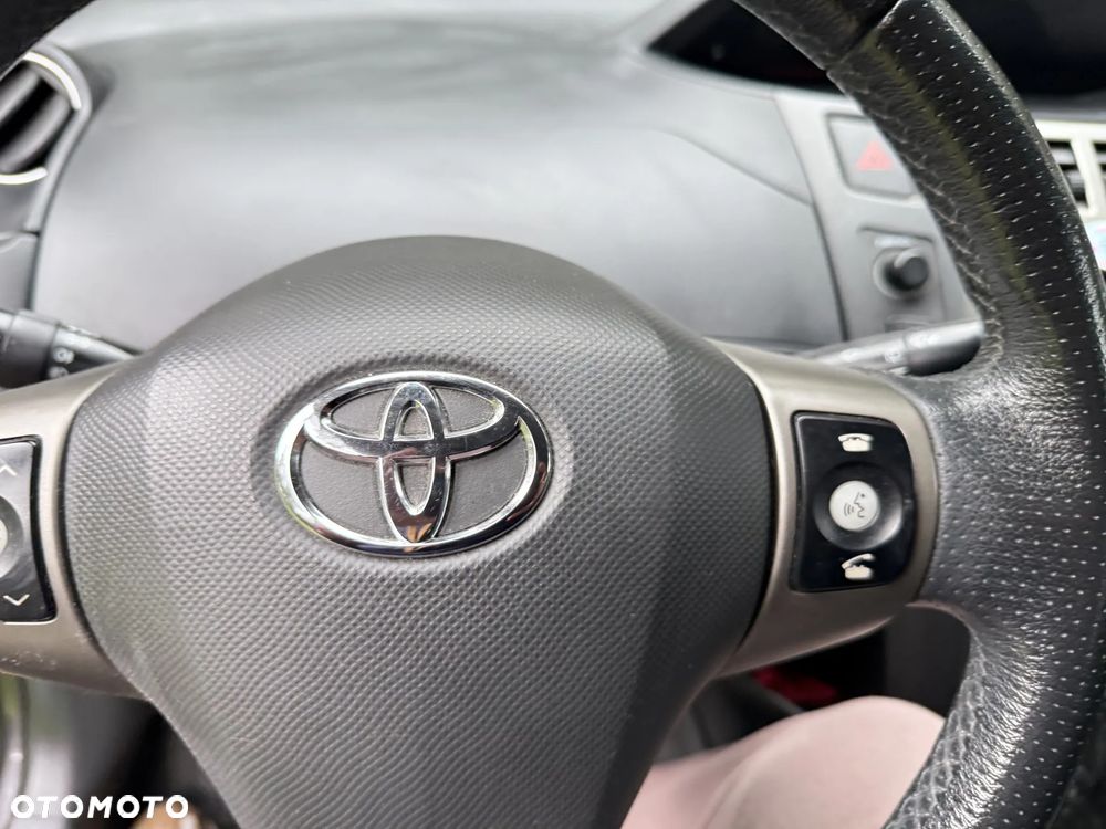Toyota Yaris 1.33 Premium - 39