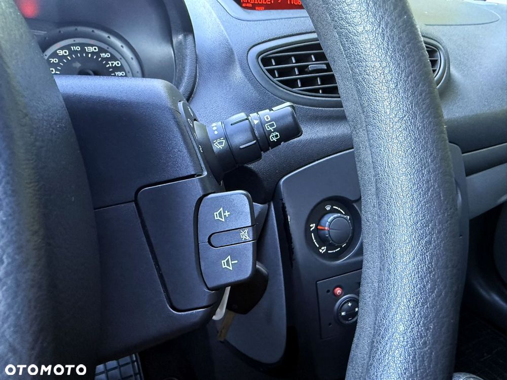 Renault Clio - 33