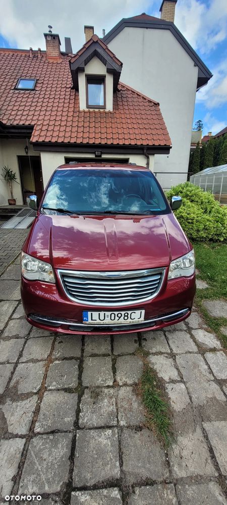 Chrysler Town & Country 3.6 Limited - 16