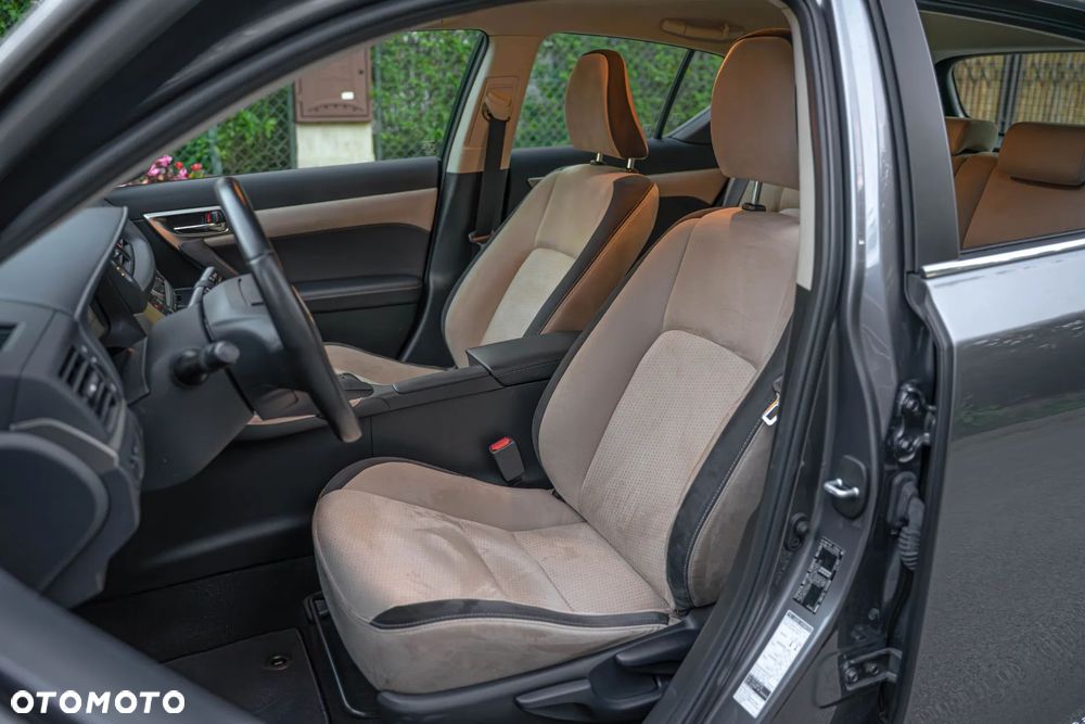 Lexus CT 200h Business Edition - 16