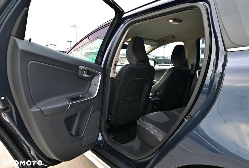 Volvo XC 60 D4 Momentum - 21