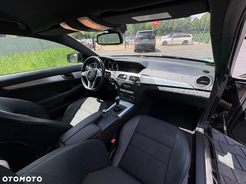 Mercedes-Benz Klasa C 200 Edition - 28