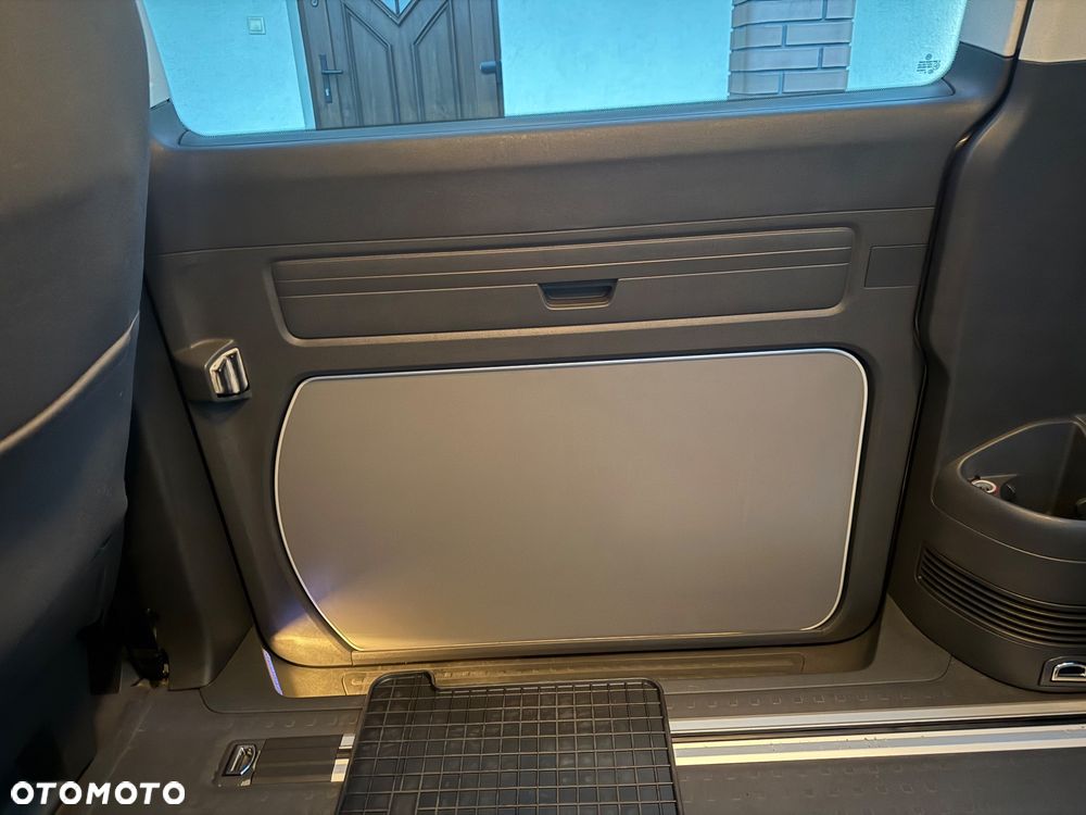 Volkswagen Multivan - 25