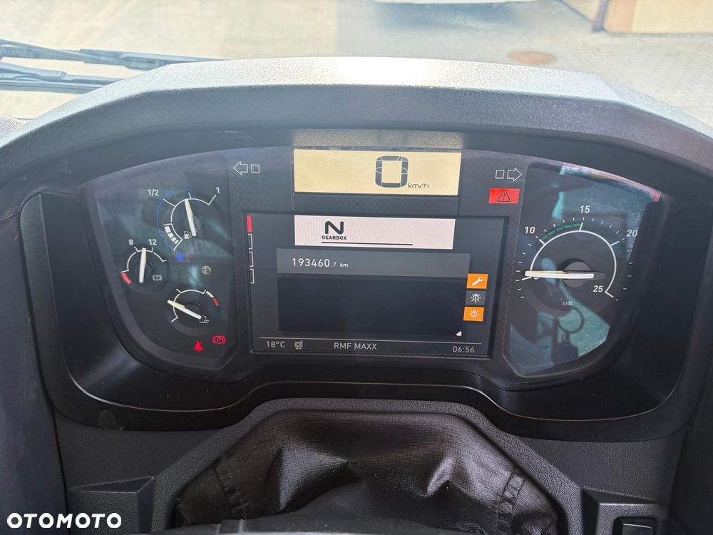 Renault C 380 Bucher Eurovoirie 2 silniki - 13