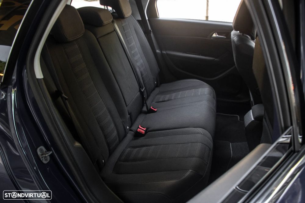 Peugeot 308 SW BlueHDi 130 EAT8 Stop & Start Allure - 26