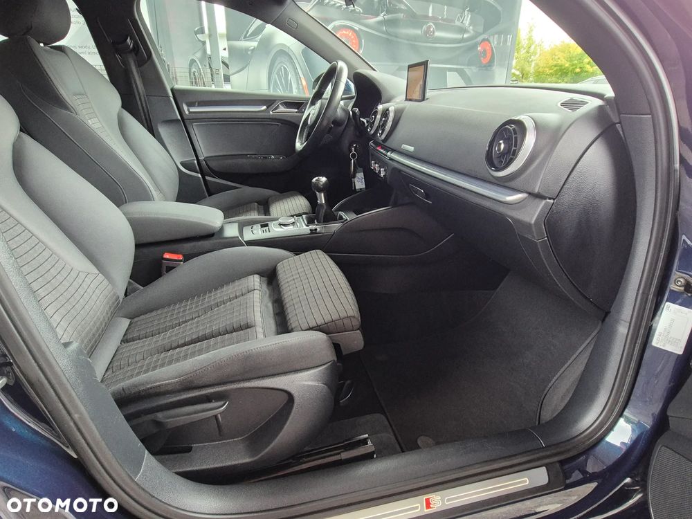 Audi A3 Limousine 2.0 TDI S line Sportpaket - 32