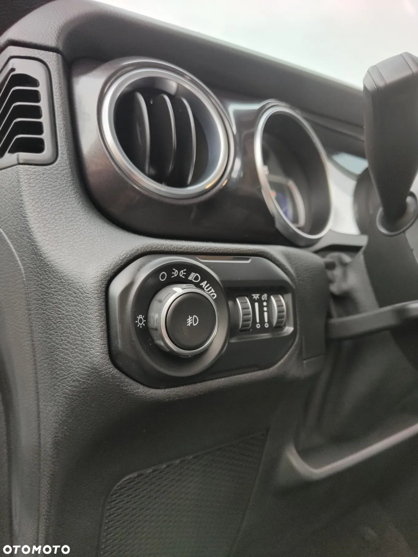 Jeep Wrangler Unlimited GME 2.0 Turbo Sahara - 19