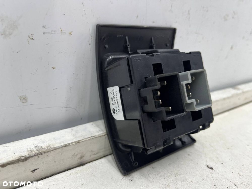 Przełącznik Chrysler PT Cruiser 00-06r. panel przycisk szyb tylny tył oug381dvab - 2