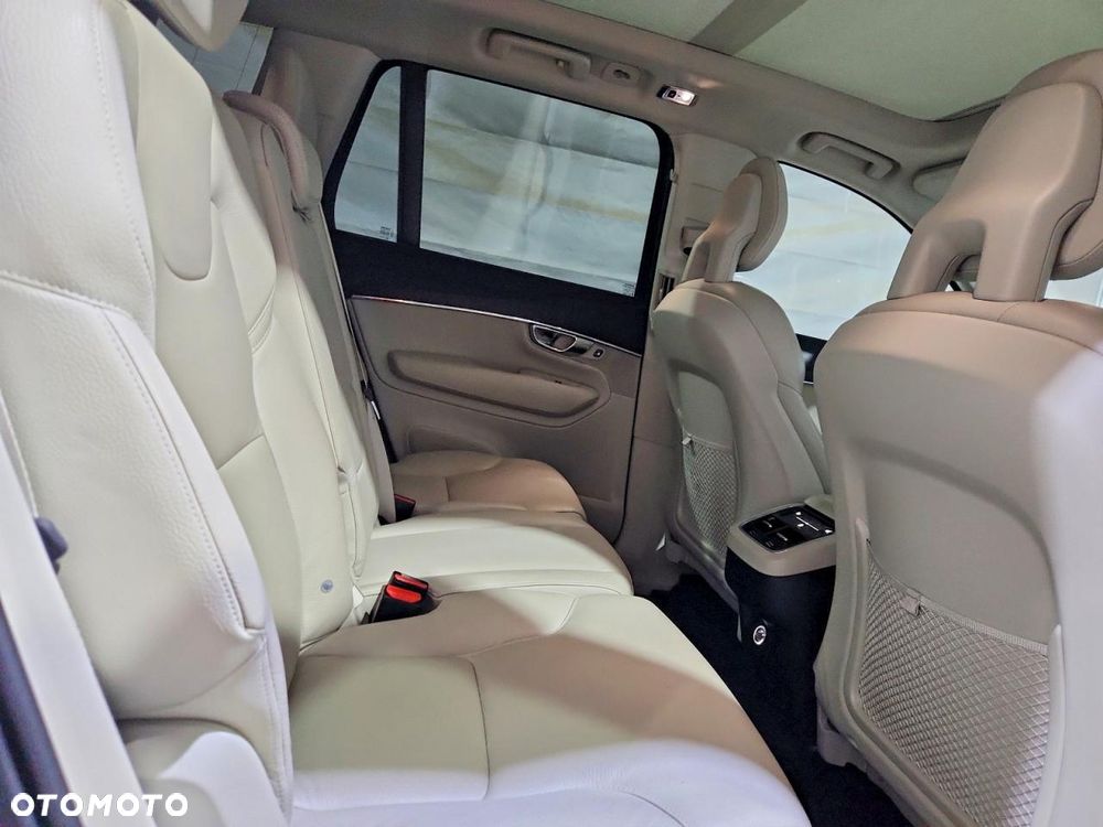 Volvo XC 90 - 10