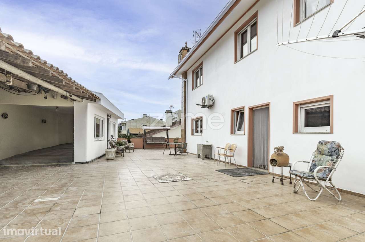 Moradia T4 com anexos, piscina e terreno em Rio Tinto, Porto - Grande imagem: 5/60