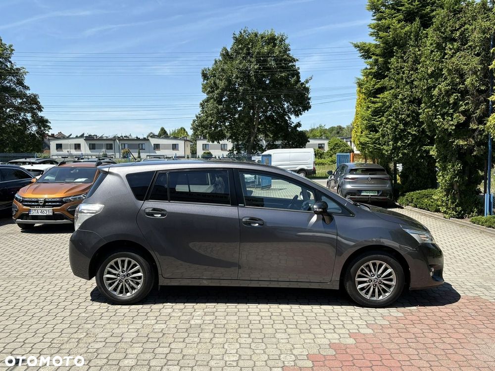 Toyota Verso - 3