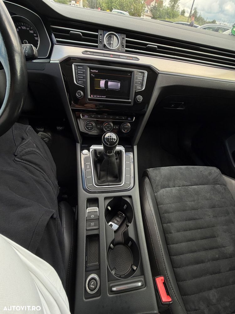 Volkswagen Passat 2.0 Blue TDI SCR Highline - 18
