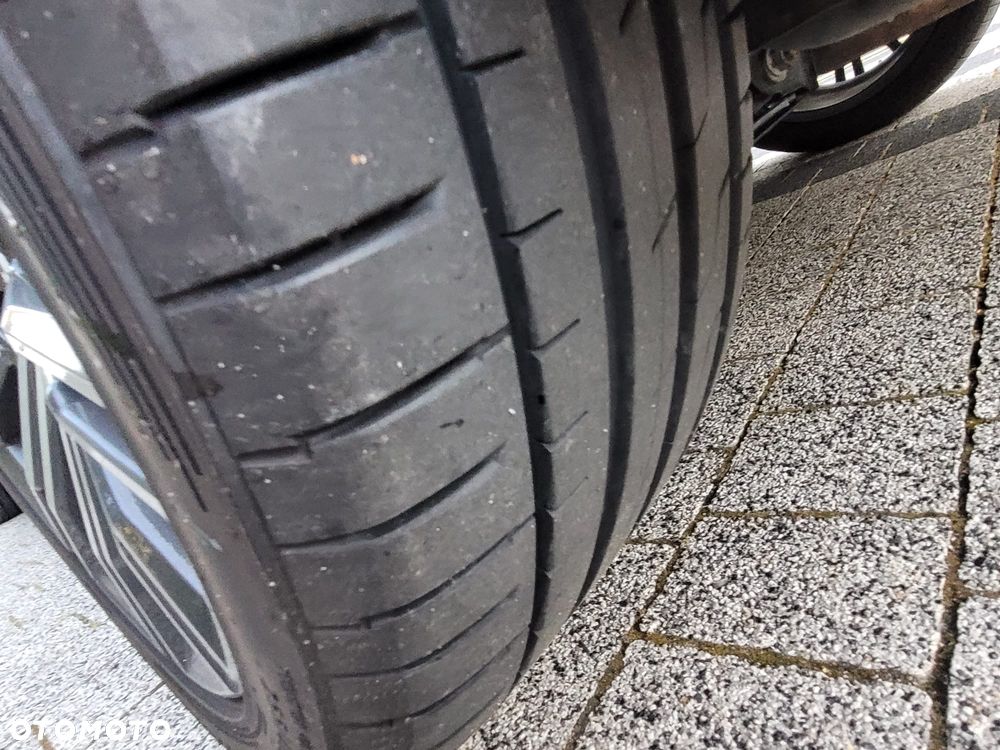 BMW Seria 3 320d mHEV - 16
