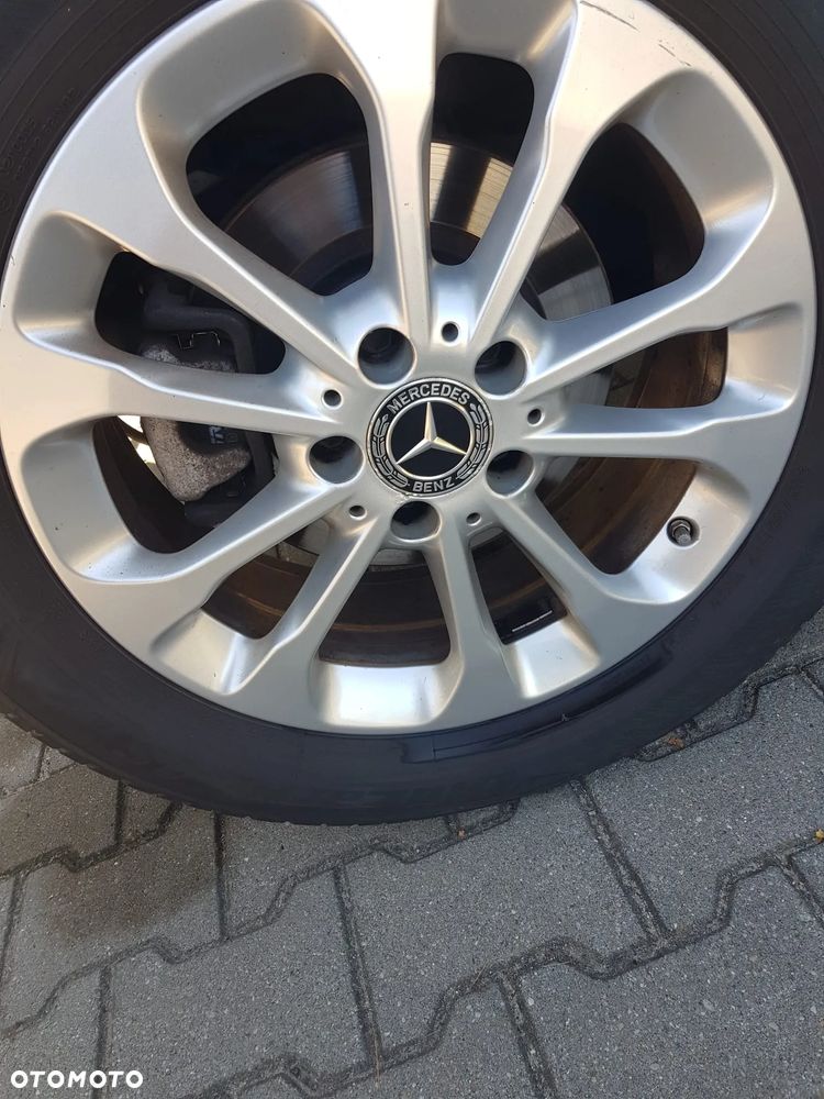 Mercedes-Benz GLA - 10