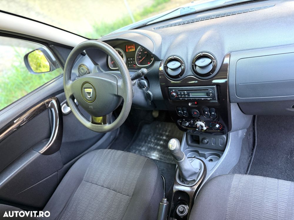 Dacia Duster 1.6 4x2 Laureate - 9