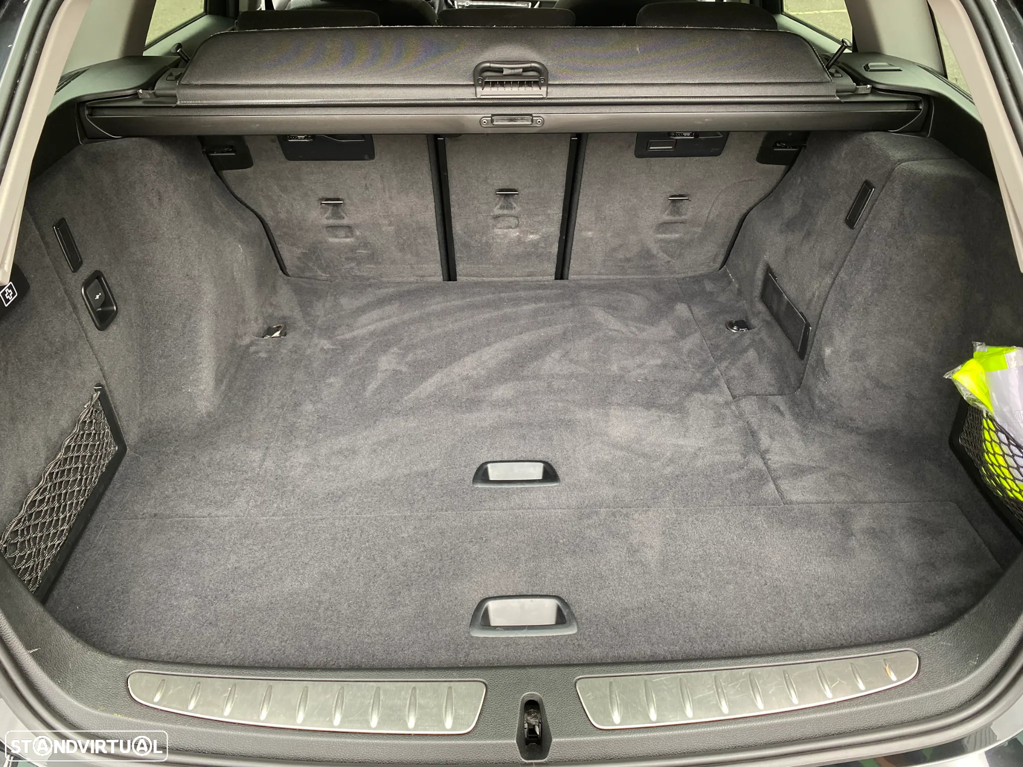 BMW 320 d Touring xDrive Auto - 32