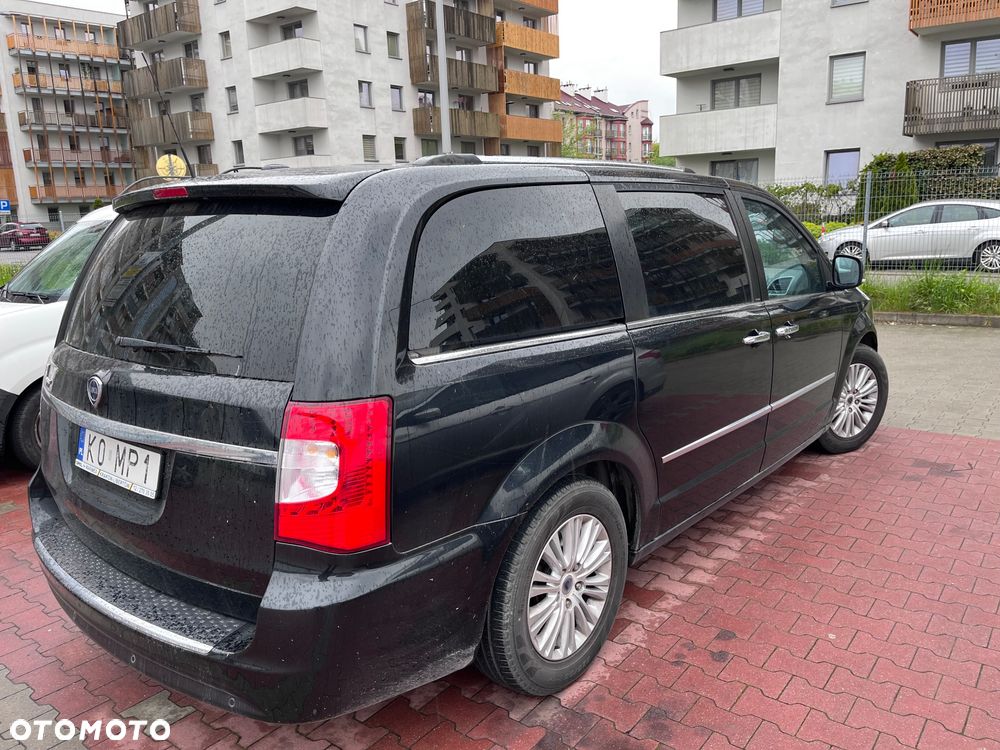 Lancia Voyager 3.6 Platinum - 4