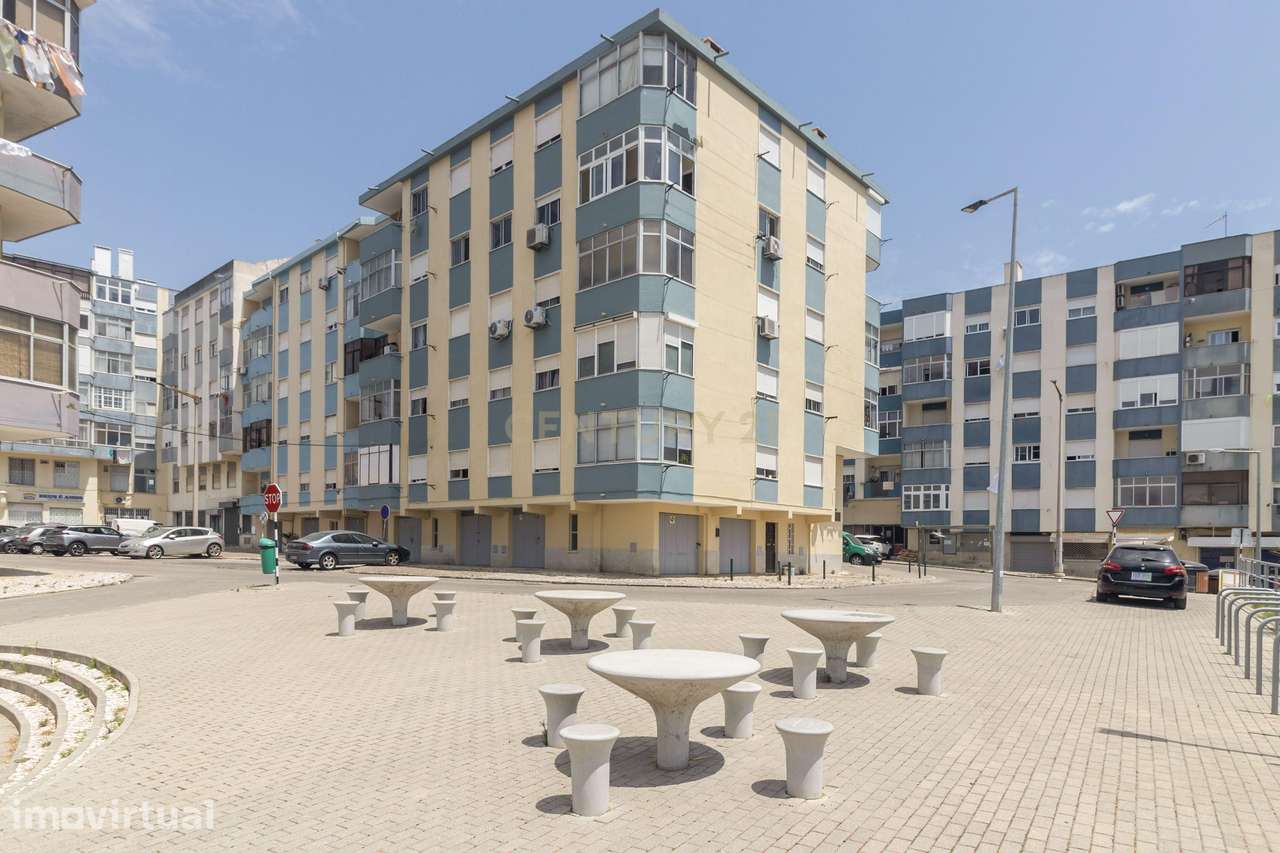 Apartamento T2 na Cruz de Pau , Amora - Grande imagem: 2/26
