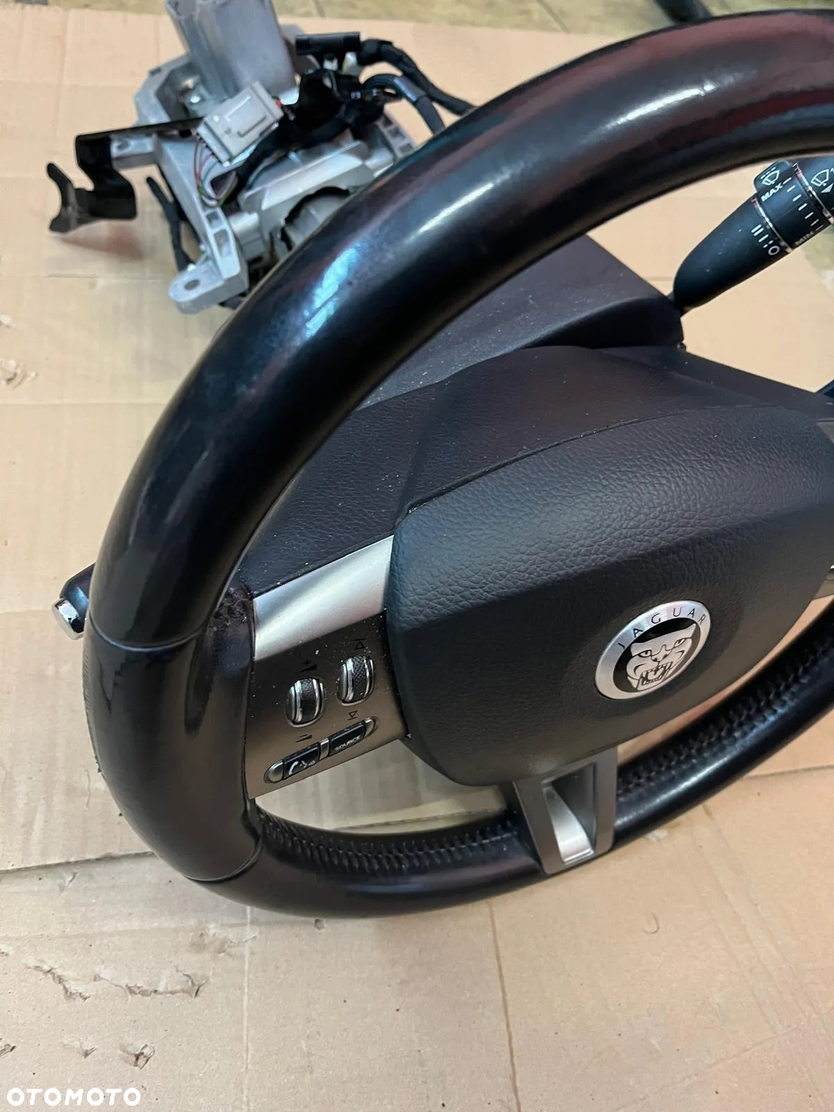 Kierownica wielofunkcyjna Jaguar XF X250 - 2