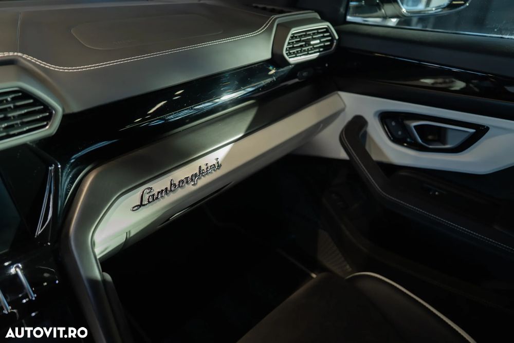 Lamborghini URUS - 40
