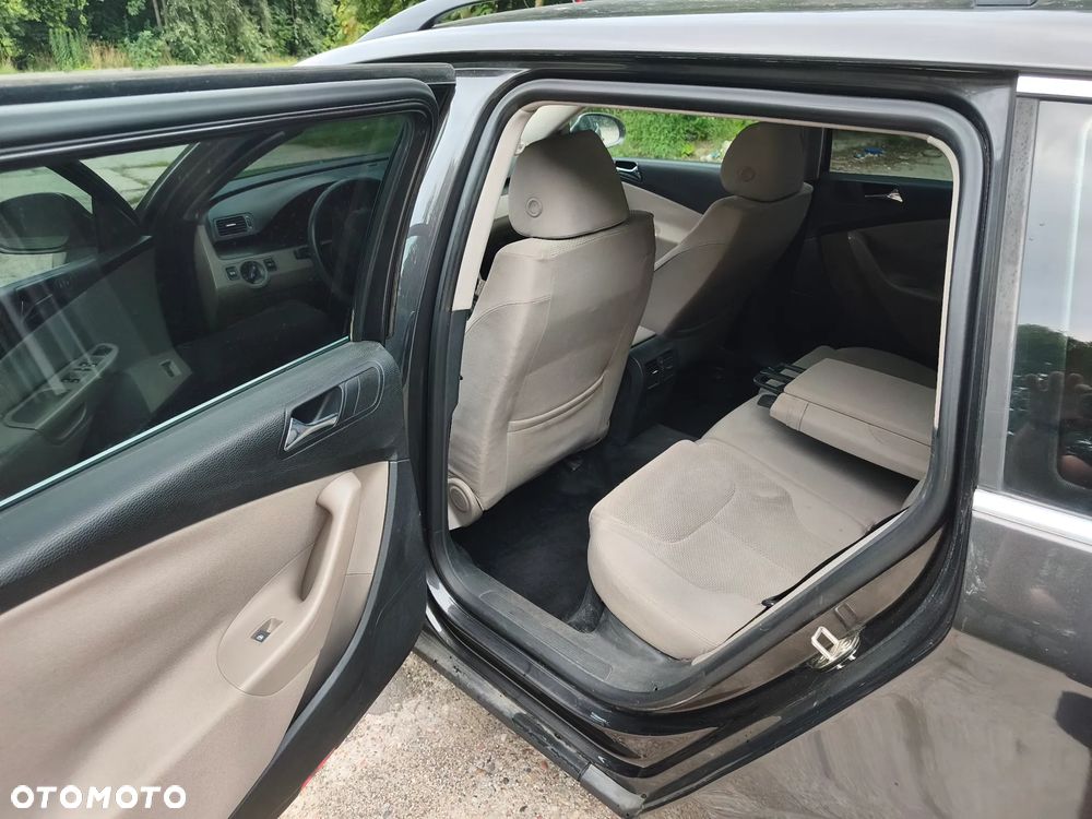 Volkswagen Passat 2.0 FSI Comfortline - 10