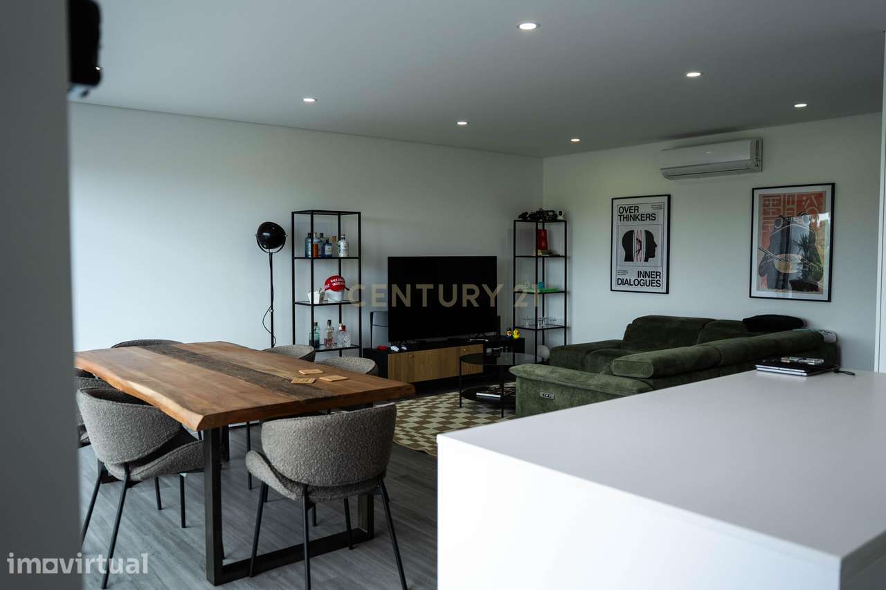 Apartamento T2 - Totalmente Mobilado e Equipado | Lagoa - Grande imagem: 3/26