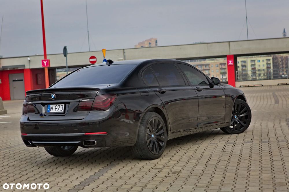 BMW Seria 7 740i - 15