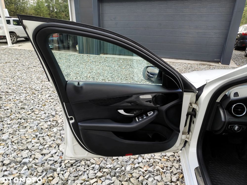 Mercedes-Benz Klasa C 200 d 9G-TRONIC - 17