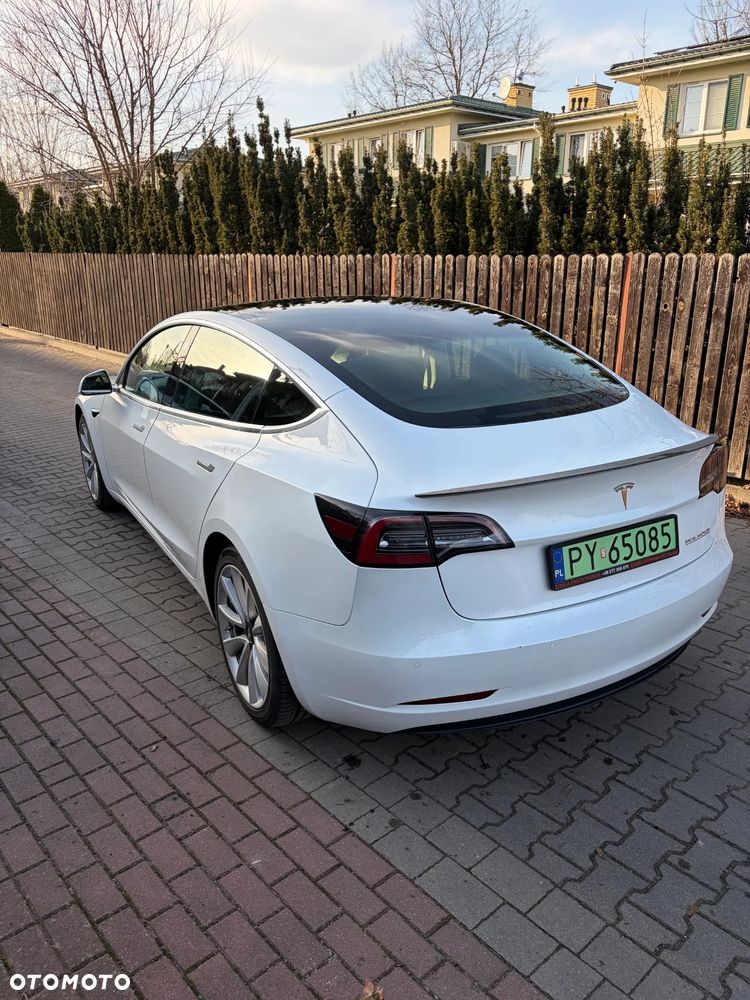 Tesla Model 3 - 4
