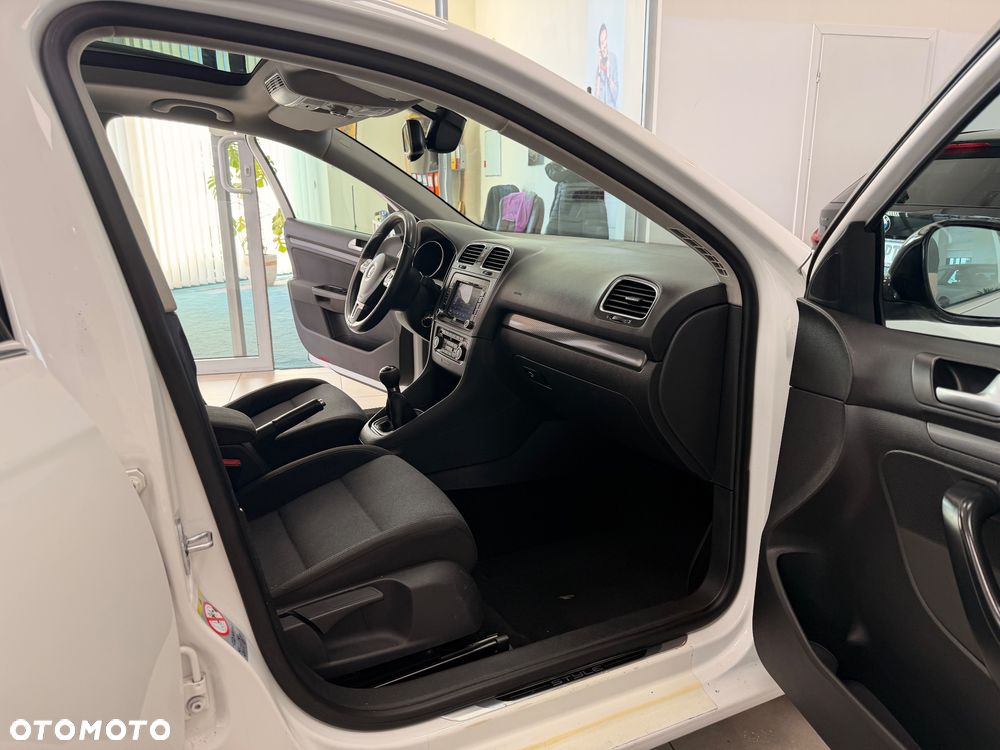 Volkswagen Golf - 25