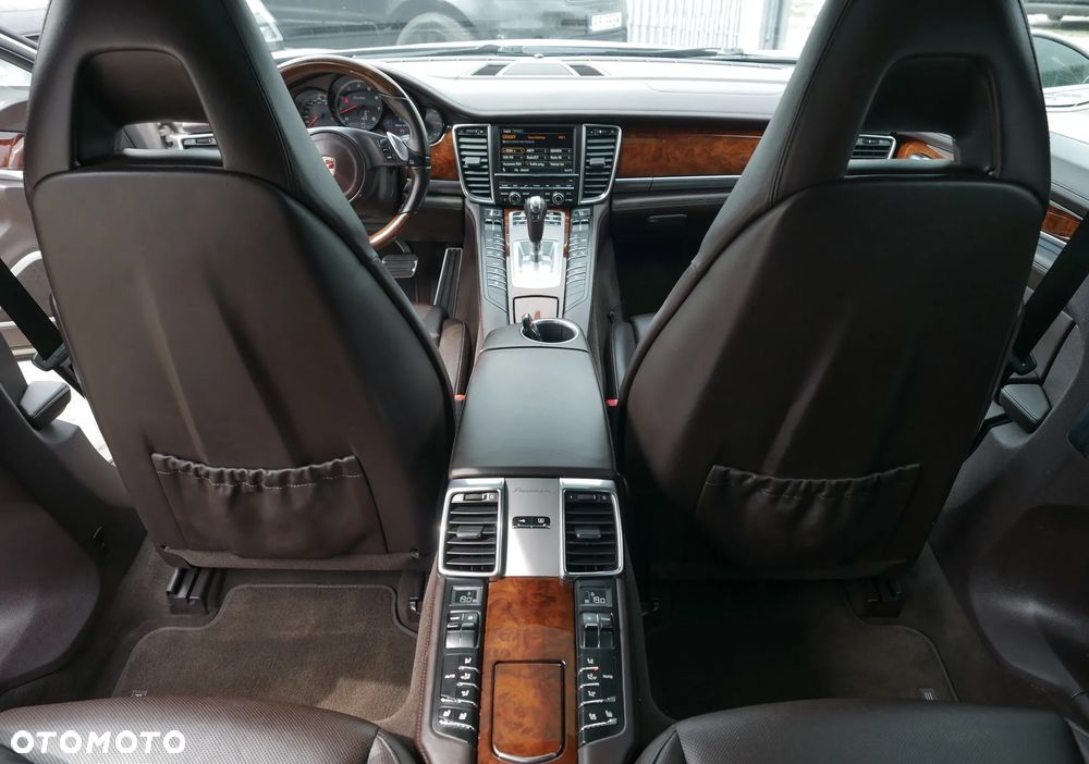 Porsche Panamera Turbo S PDK - 12