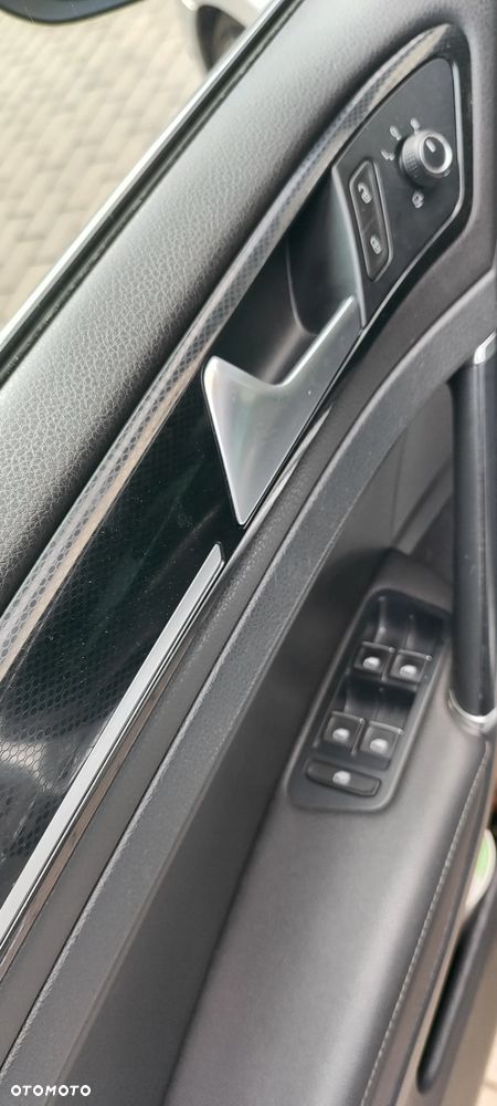 Volkswagen Golf 2.0 TDI SCR DSG Highline - 22