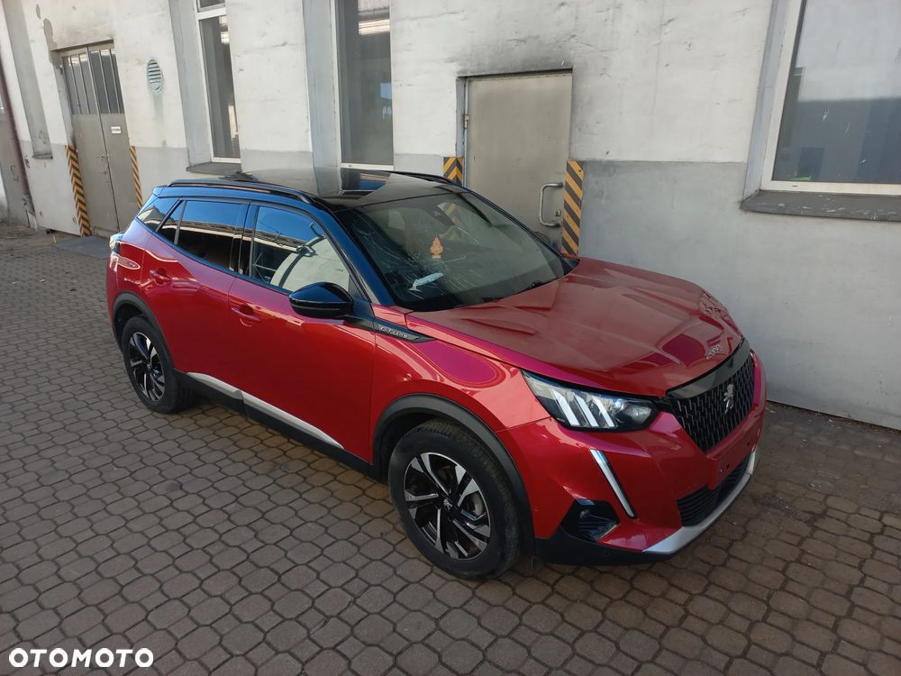 Peugeot 2008 PureTech 130 EAT8 GT Exclusive - 17