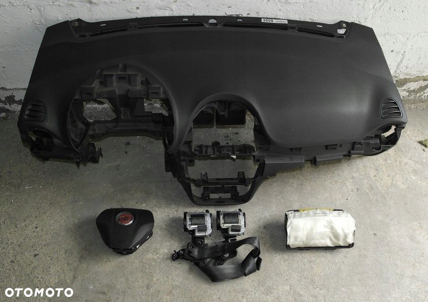 fiat punto 2012 kokpit deska airbag pasy konsola - 1