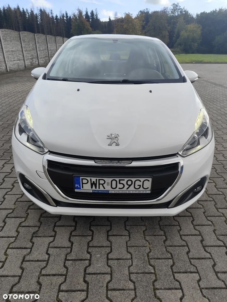 Peugeot 208 2015 photo 4
