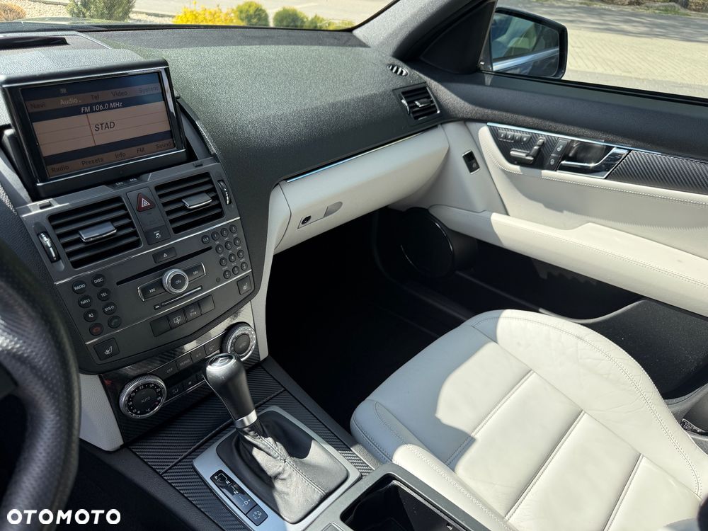 Mercedes-Benz Klasa C 63 AMG 7G-TRONIC SPORT EDITION - 24