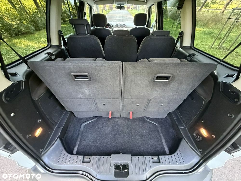 Ford Galaxy - 26