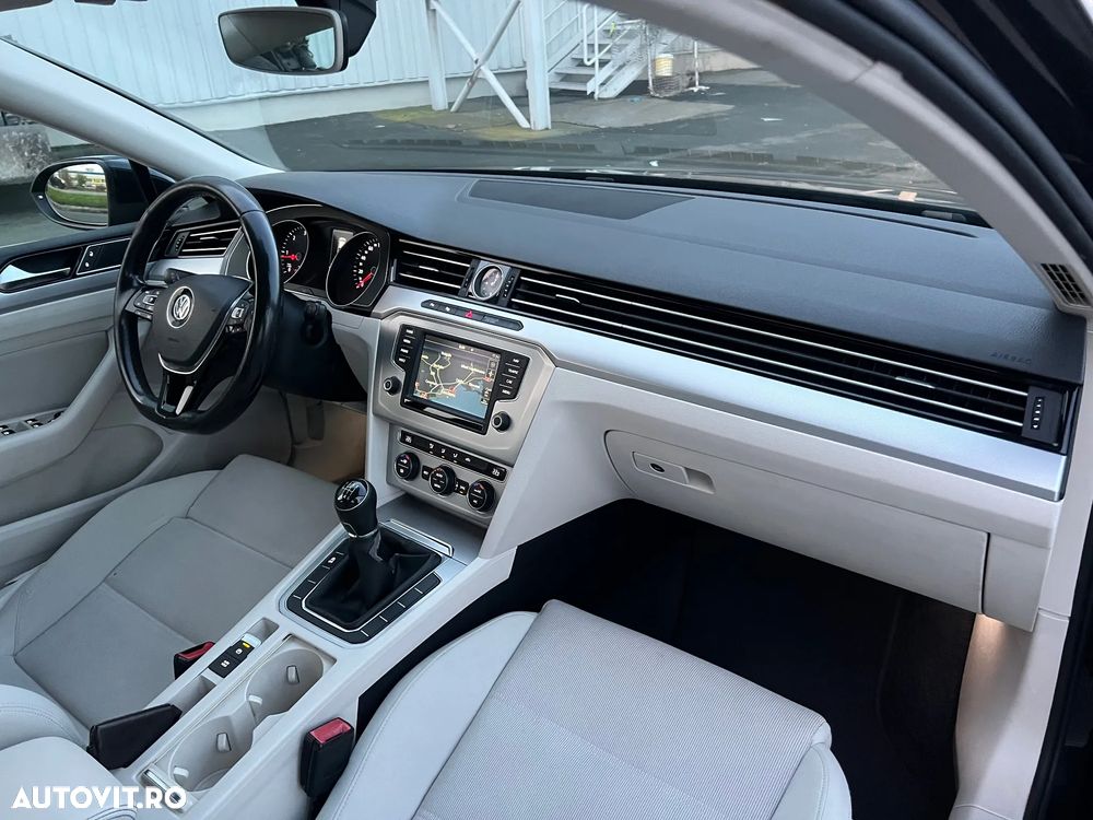 Volkswagen Passat - 39