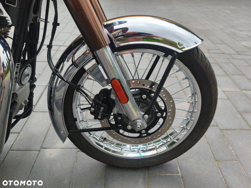 Royal Enfield Classic - 12