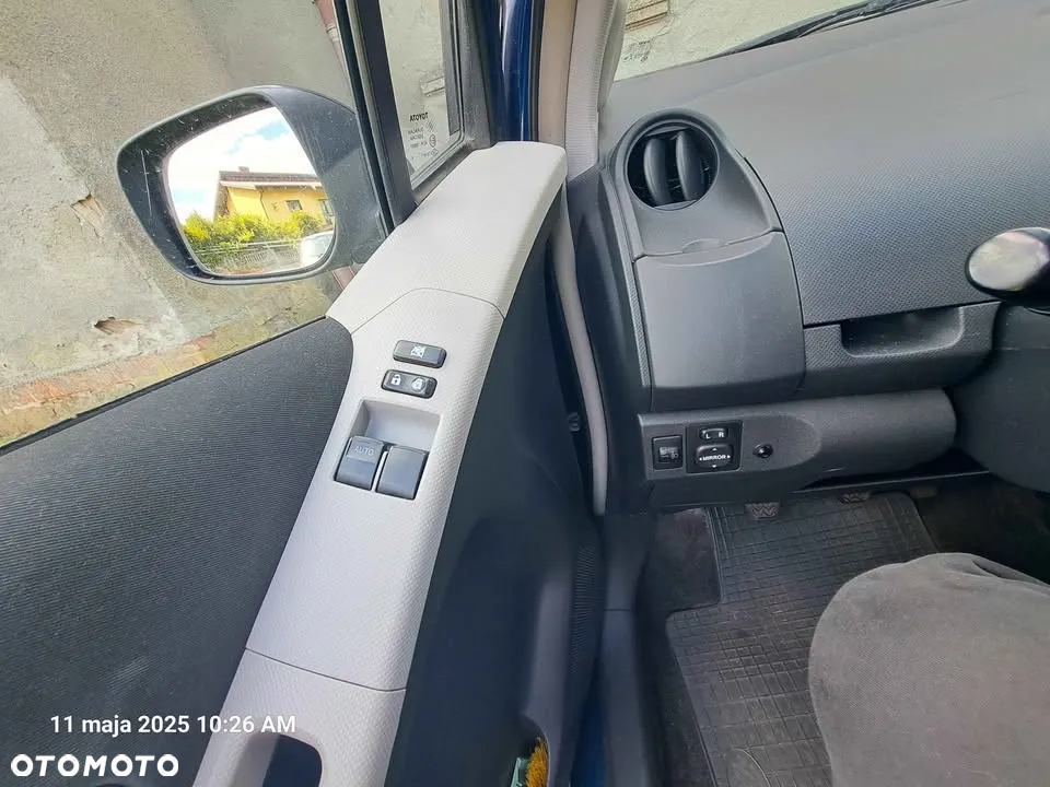 Toyota Yaris - 8