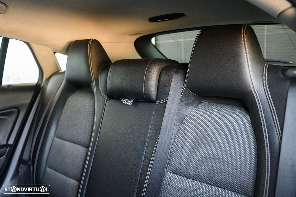 Mercedes-Benz CLA 180 d Shooting Brake Urban - 27
