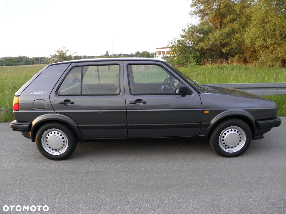 Volkswagen Golf 1.6 CL - 18