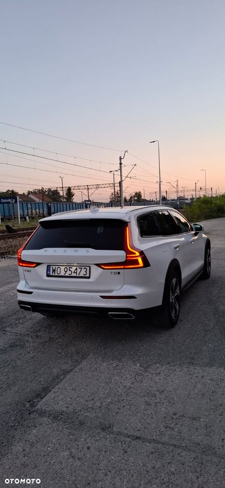 Volvo V60 Cross Country T5 AWD Geartronic - 4