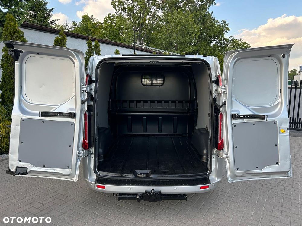 Ford Transit Custom 300 L2H1 Limited (bryg.) - 26