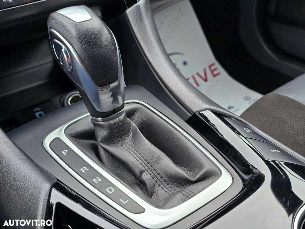 Ford Mondeo 2.0 HEV ST Line High - 24